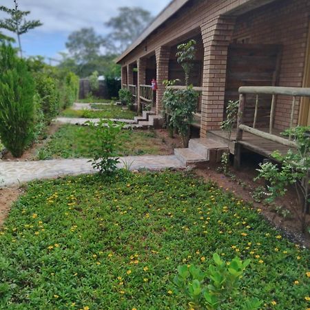 Sunshinevibe Guest House คาซาเนอ ภายนอก รูปภาพ