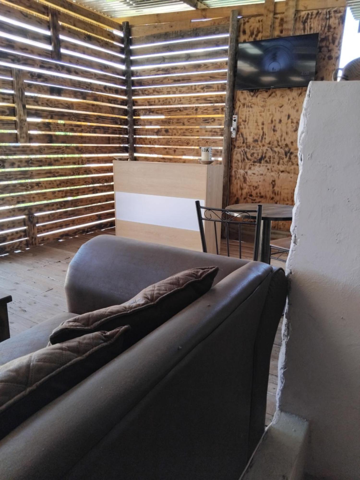 Sunshinevibe Guest House คาซาเนอ ภายนอก รูปภาพ