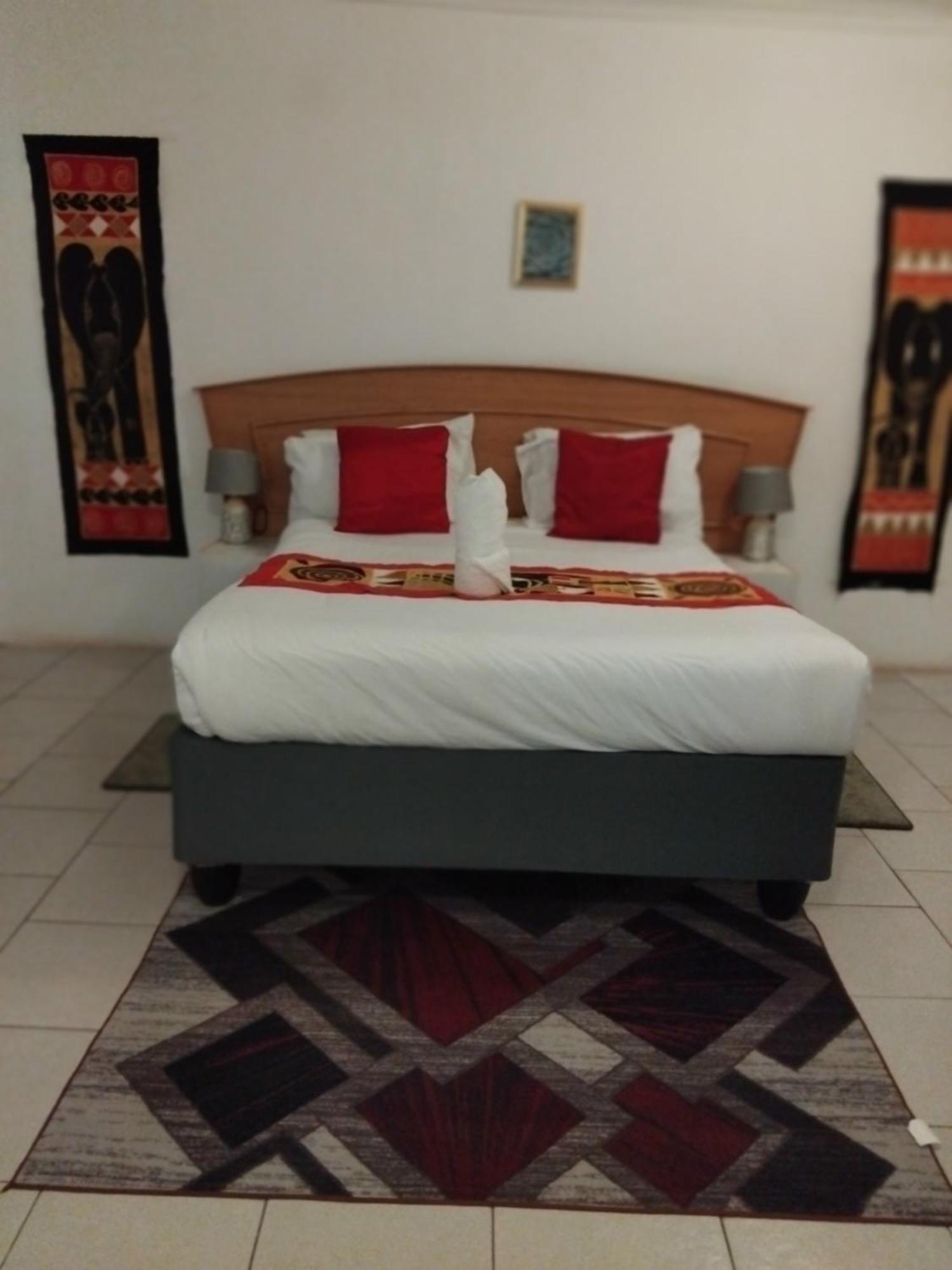 Sunshinevibe Guest House คาซาเนอ ภายนอก รูปภาพ