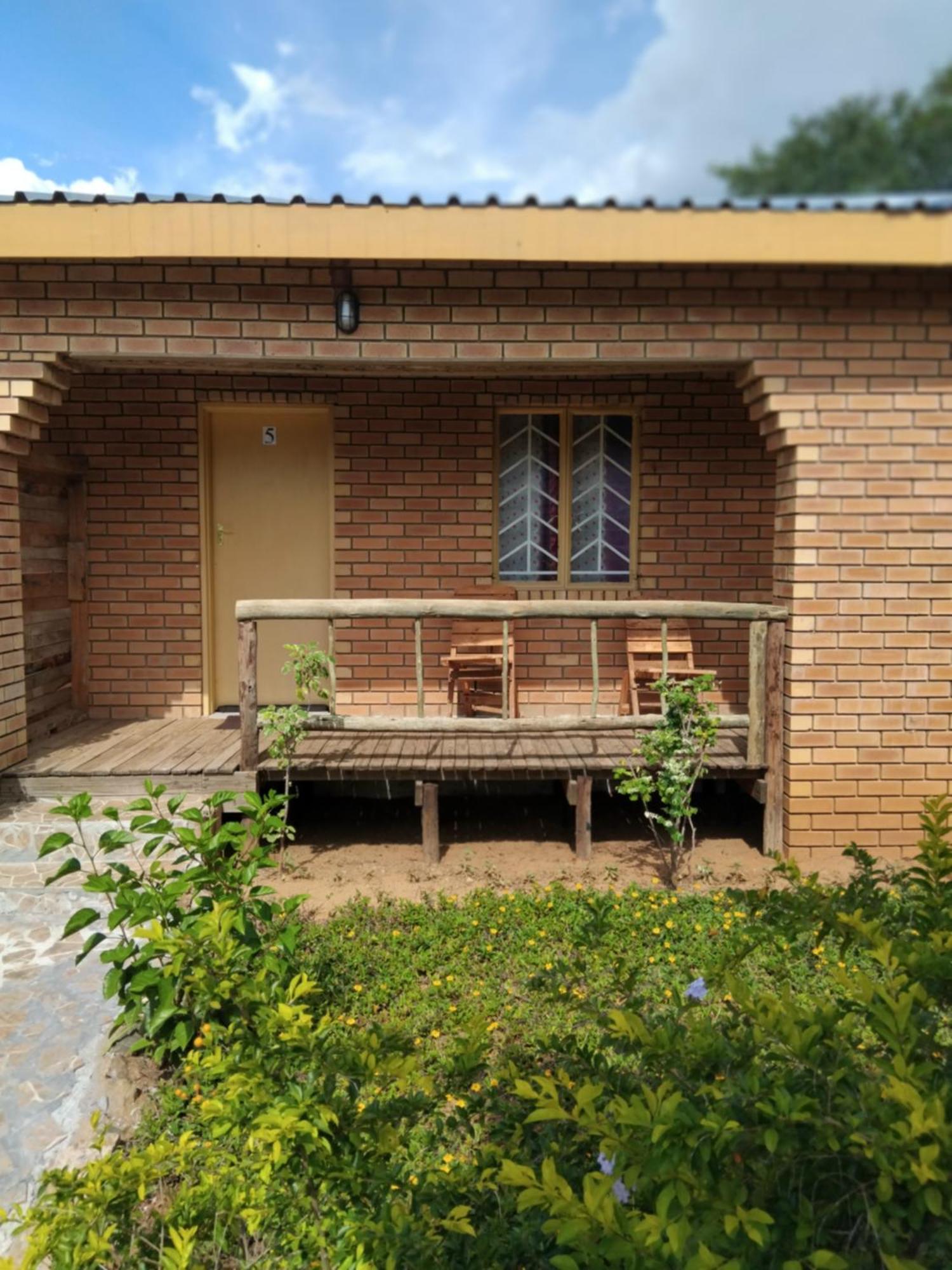 Sunshinevibe Guest House คาซาเนอ ภายนอก รูปภาพ